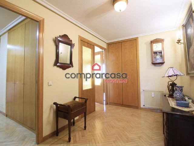 Piso de alto standing de 131 m2 en venta en Madrid, España