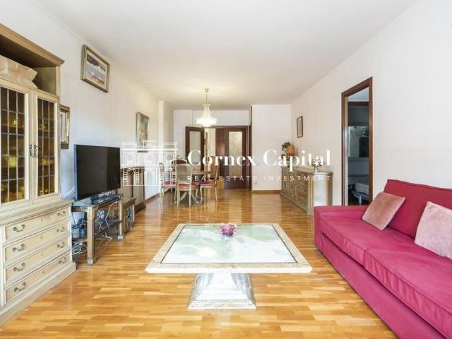 Piso de alto standing de 131 m2 en venta en Barcelona, Cataluña