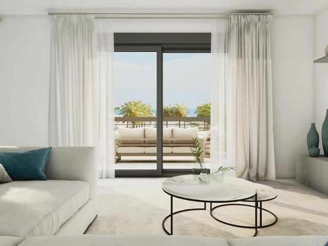Piso de alto standing de 131 m2 en venta en Estepona, Andalucía