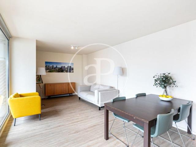 Piso de alto standing de 132 m2 en venta en Barcelona, Cataluña