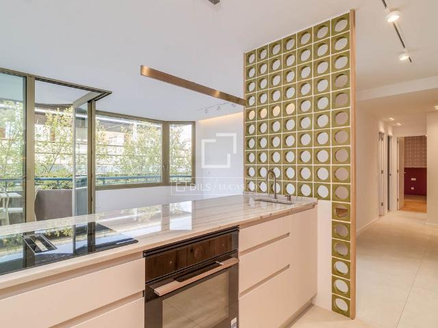 Piso de alto standing de 133 m2 en venta en Barcelona, Cataluña