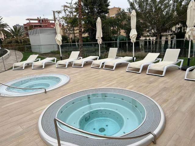 Piso de alto standing de 146 m2 en venta en Alicante, España