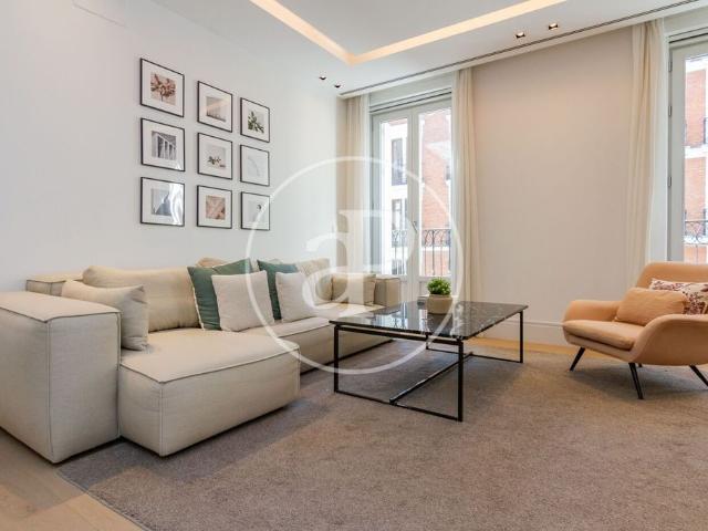 Piso de alto standing de 142 m2 en alquiler en Madrid, España