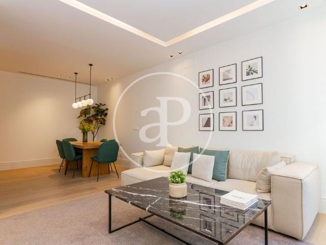 Piso de alto standing de 142 m2 en alquiler en Madrid, España