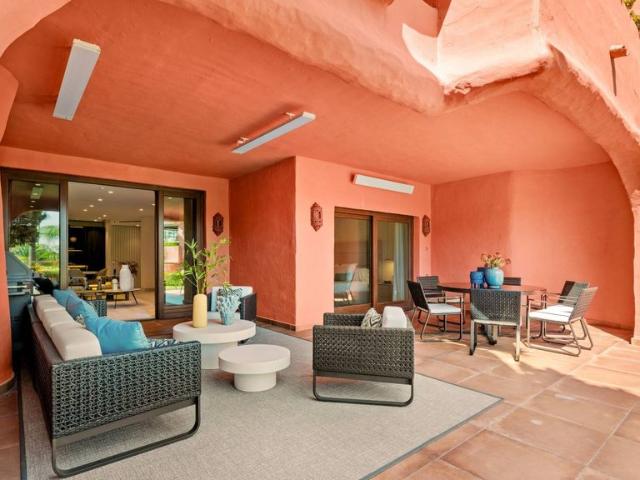 Piso de alto standing de 142 m2 en venta en Estepona, España