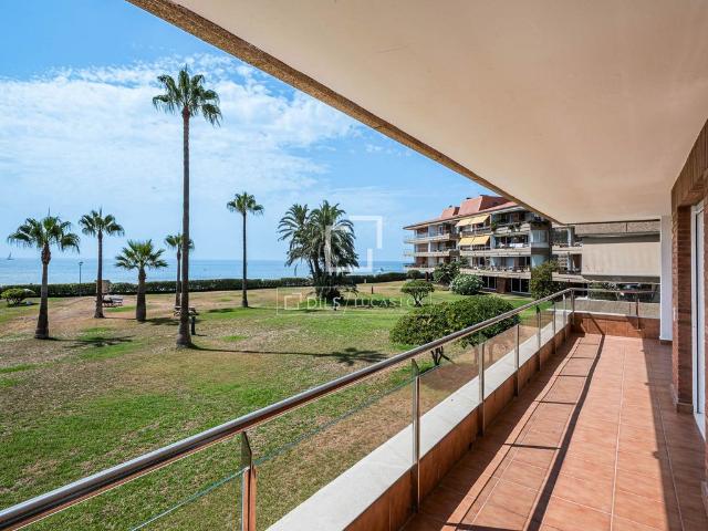 Piso de alto standing de 159 m2 en venta en Gavà, España