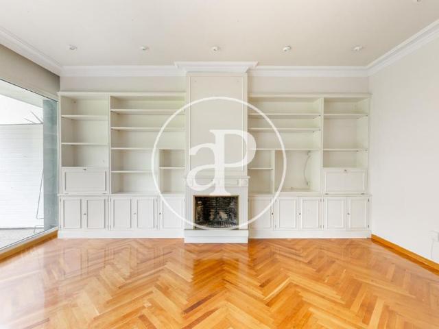 Piso de alto standing de 150 m2 en alquiler en Barcelona, España