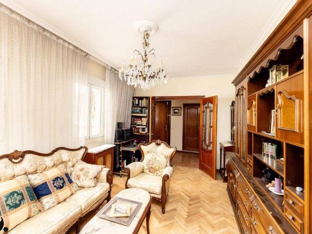 Piso de alto standing de 152 m2 en venta en Madrid, España