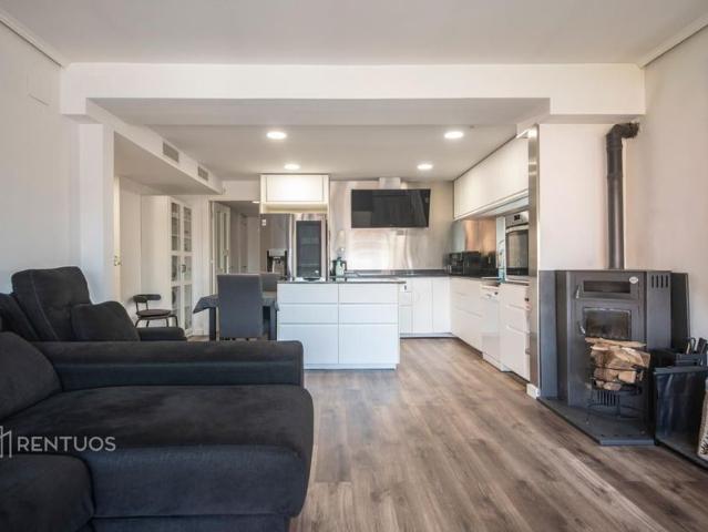 Piso de alto standing de 153 m2 en venta en Molins de Rei, Cataluña