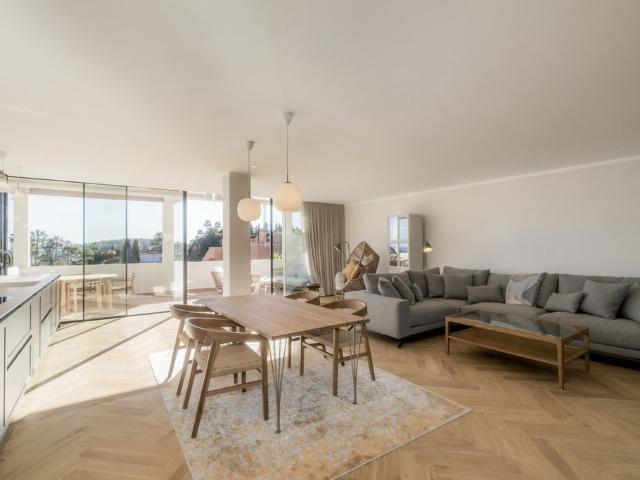 Piso de alto standing de 169 m2 en venta en Nueva Andalucia, España