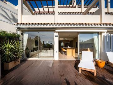 Piso de alto standing de 175 m2 en venta en Nueva Andalucia, Andalucía