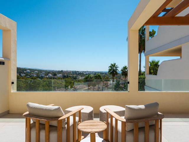 Piso de alto standing de 170 m2 en venta en Nueva Andalucia, Andalucía