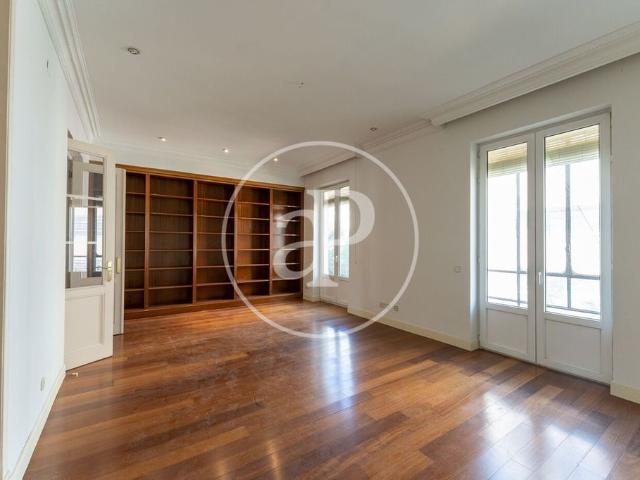 Piso de alto standing de 171 m2 en alquiler en Madrid, Comunidad de Madrid