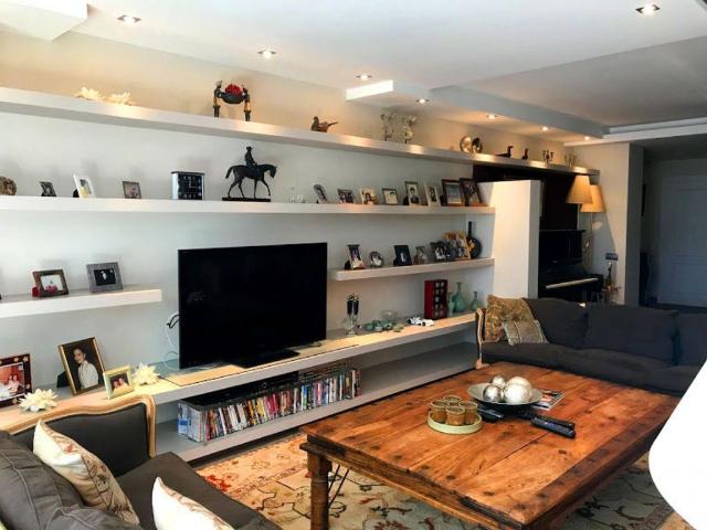 Piso de alto standing de 185 m2 en venta en Puerto Banús, Andalucía