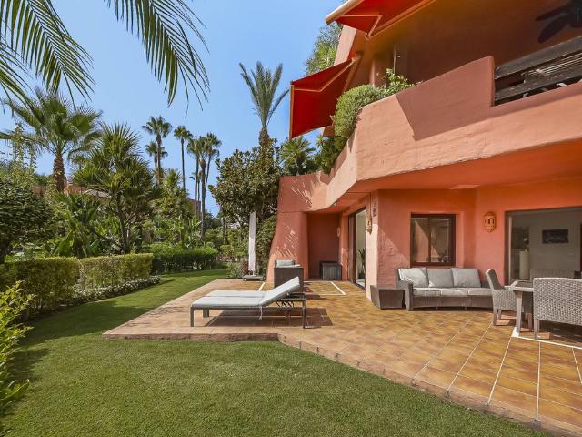 Piso de alto standing de 189 m2 en venta en Estepona, Andalucía
