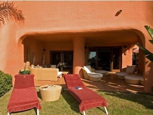 Piso de alto standing de 195 m2 en venta en Estepona, España