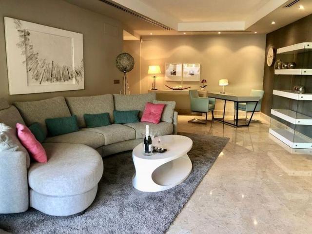 Piso de alto standing de 196 m2 en venta en Marbella, España