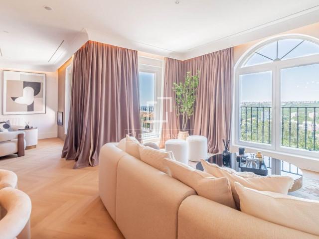 Piso de alto standing de 205 m2 en alquiler en Madrid, Comunidad de Madrid