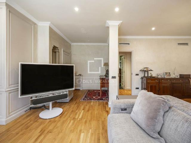 Piso de alto standing de 201 m2 en alquiler en Barcelona, Cataluña
