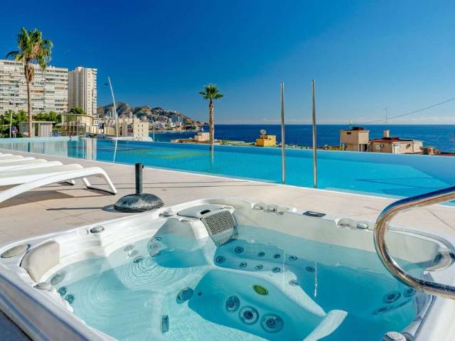 Piso de alto standing de 202 m2 en venta en Benidorm, Comunidad Valenciana