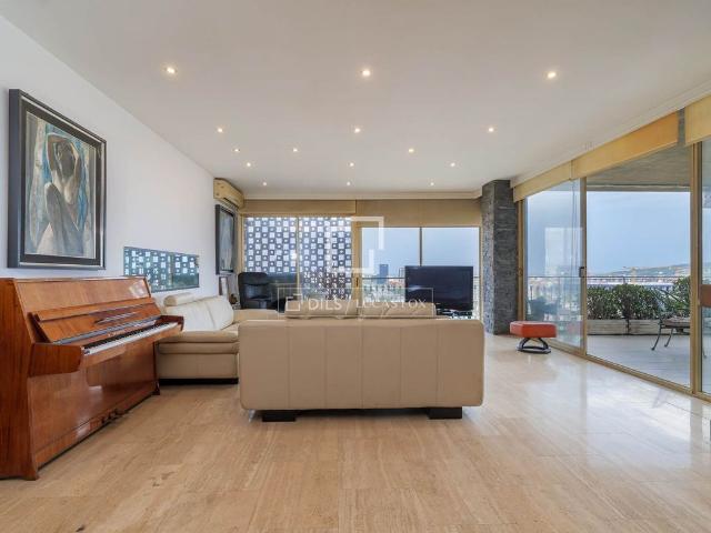Piso de alto standing de 216 m2 en venta en Barcelona, España