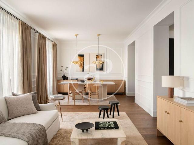 Piso de alto standing de 211 m2 en venta en Madrid, España