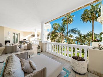 Piso de alto standing de 225 m2 en venta en Estepona, Andalucía