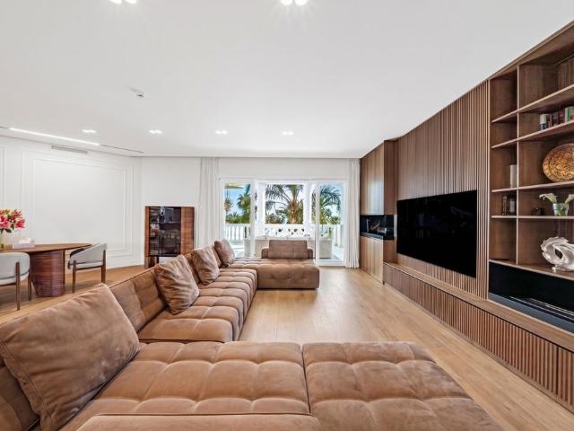 Piso de alto standing de 225 m2 en venta en Estepona, Andalucía