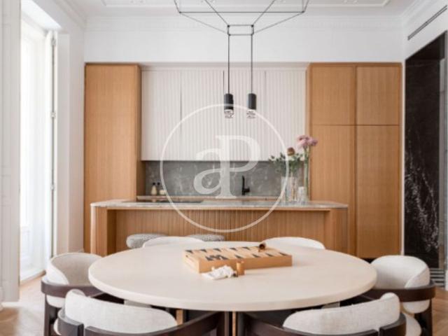 Piso de alto standing de 226 m2 en venta en Madrid, España