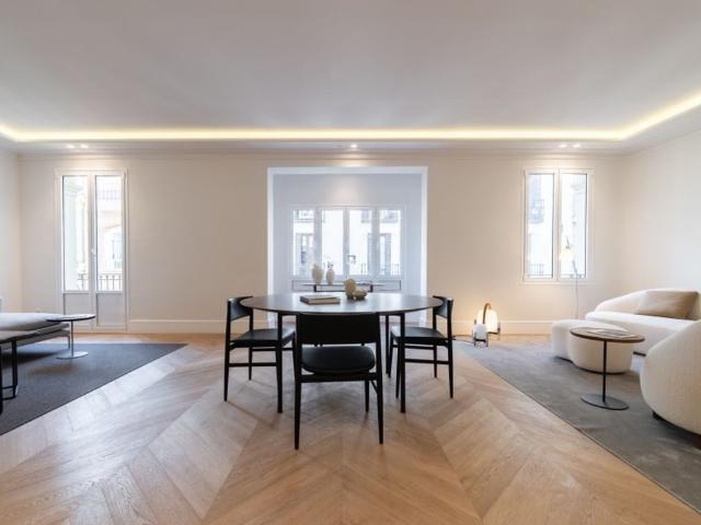 Piso de alto standing de 234 m2 en venta en Almagro, Madrid, Comunidad de Madrid