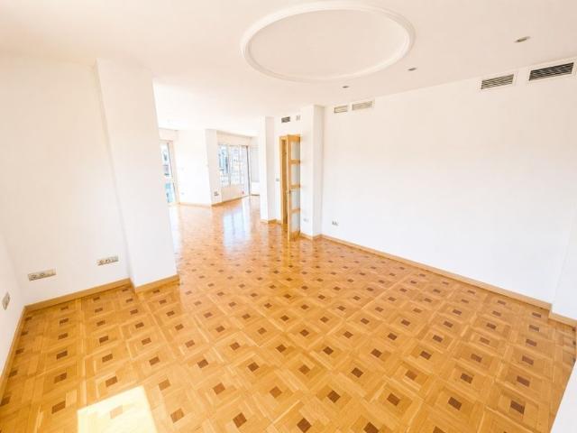 Piso de alto standing de 235 m2 en venta en Zaragoza, Aragón