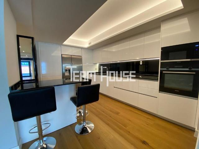 Piso de alto standing de 237 m2 en venta en Madrid, España