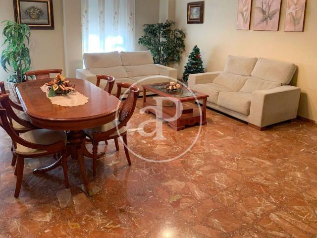 Piso de alto standing de 244 m2 en venta en Villarreal de Huerva, España