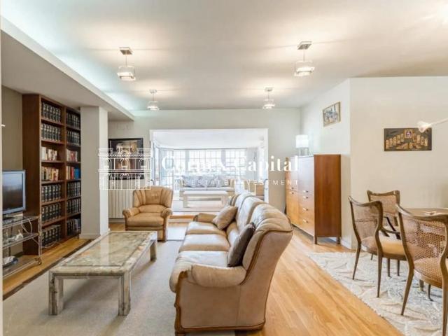 Piso de alto standing de 240 m2 en venta en Barcelona, Cataluña