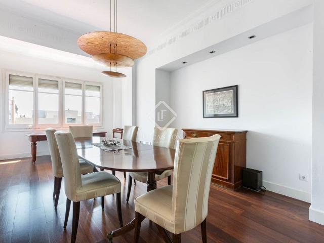 Piso de alto standing de 255 m2 en venta en Barcelona, Cataluña