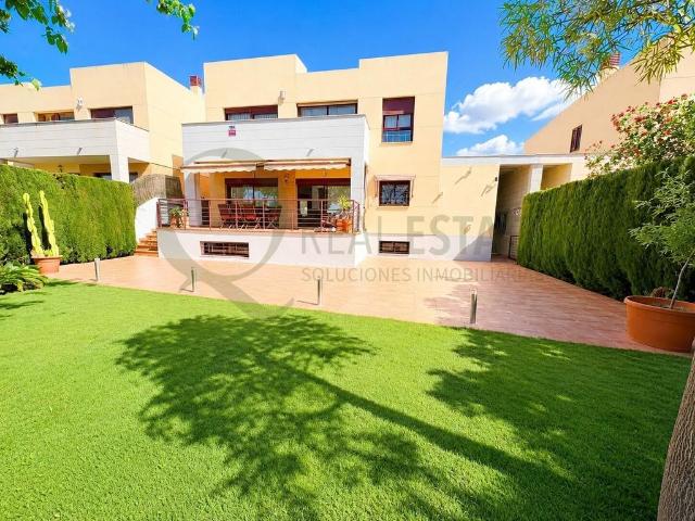 Piso de alto standing de 257 m2 en venta en Muchamiel, España