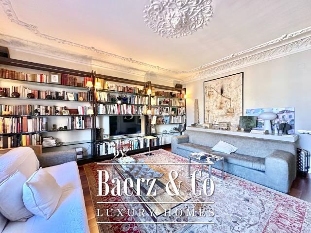 Piso de alto standing de 258 m2 en venta en Pau Claris, Barcelona, Cataluña