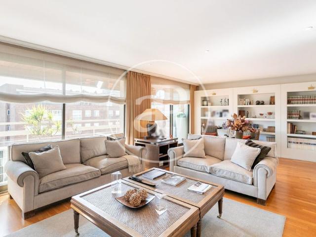 Piso de alto standing de 300 m2 en venta en Barcelona, Cataluña