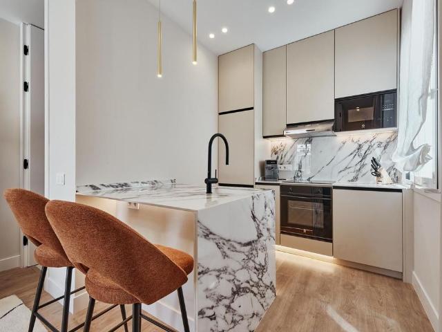 Piso de alto standing de 32 m2 en venta en Madrid, España