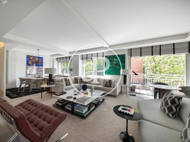 Piso de alto standing de 376 m2 en venta en Madrid, España