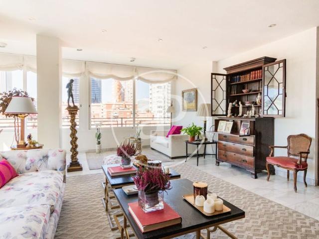 Piso de alto standing de 469 m2 en venta en Madrid, España