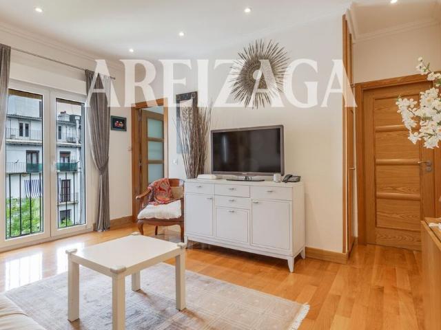 Piso de alto standing de 59 m2 en venta en San Sebastián, España