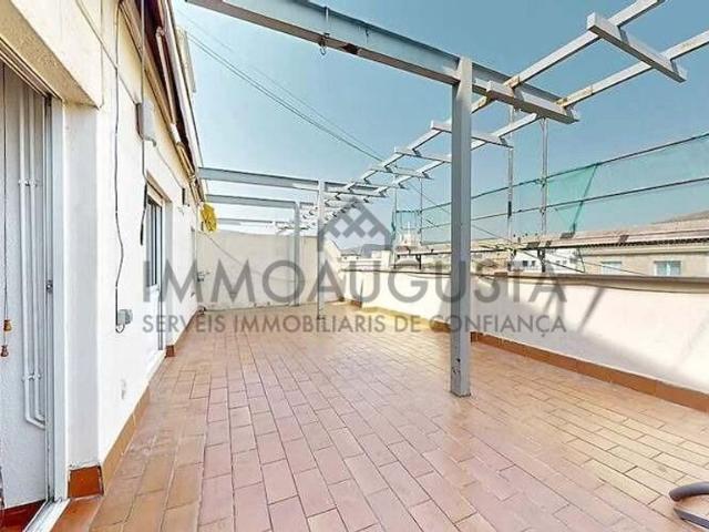 Piso de alto standing de 67 m2 en venta en Barcelona, Cataluña