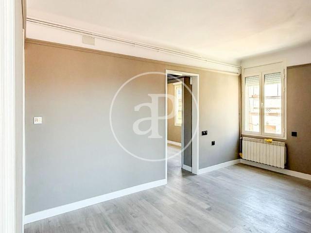 Piso de alto standing de 71 m2 en venta en Barcelona, España
