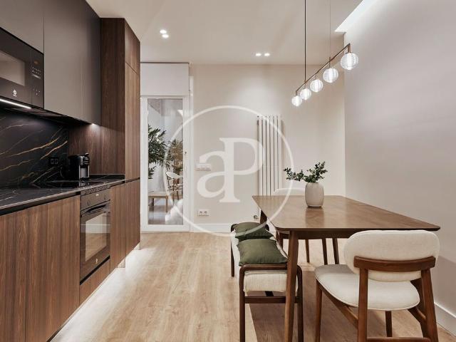 Piso de alto standing de 71 m2 en venta en Madrid, España