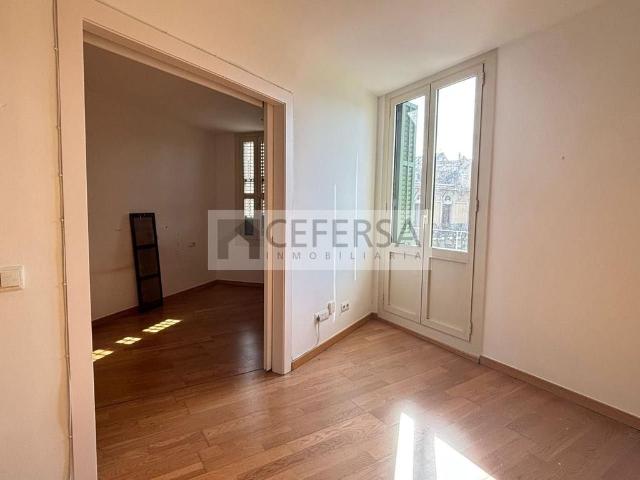 Piso de alto standing de 72 m2 en venta en Barcelona, España