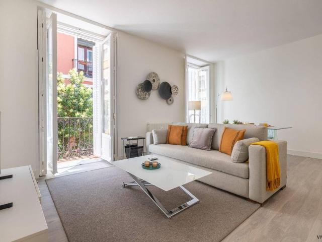 Piso de alto standing de 72 m2 en venta en Madrid, España