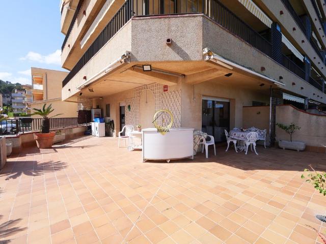 Piso de alto standing de 78 m2 en venta en Passeig Torre Valentina, Sant Antoni de Calonge, Provincia de Girona, Cataluña