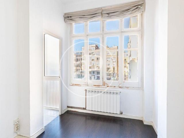 Piso de alto standing de 79 m2 en venta en Barcelona, Cataluña