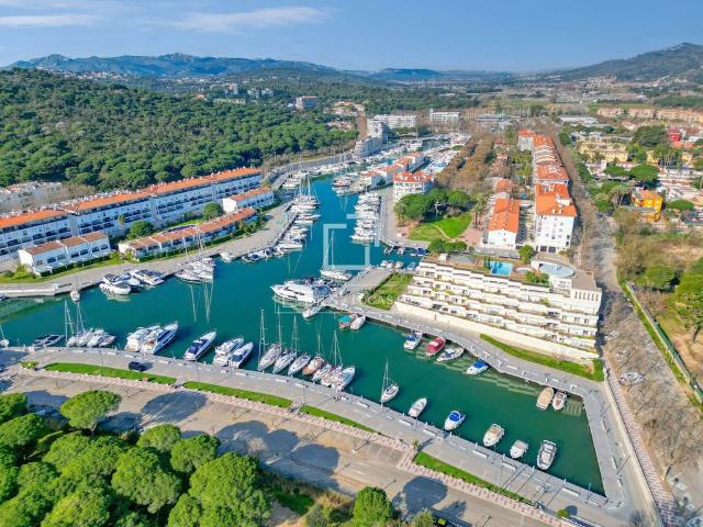 Piso de alto standing de 80 m2 en venta en Castillo de Aro, Cataluña